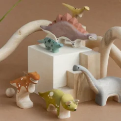 Iz Vetvey | Wooden Dinosaur Velociraptor -MILKTOOTH Sales Iz Vetvey Dinosaurs 2 d7e38b21 a3fe 45e5 9ffc 454f0b2392ee