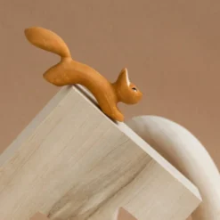 Iz Vetvey | Wooden Squirrel
