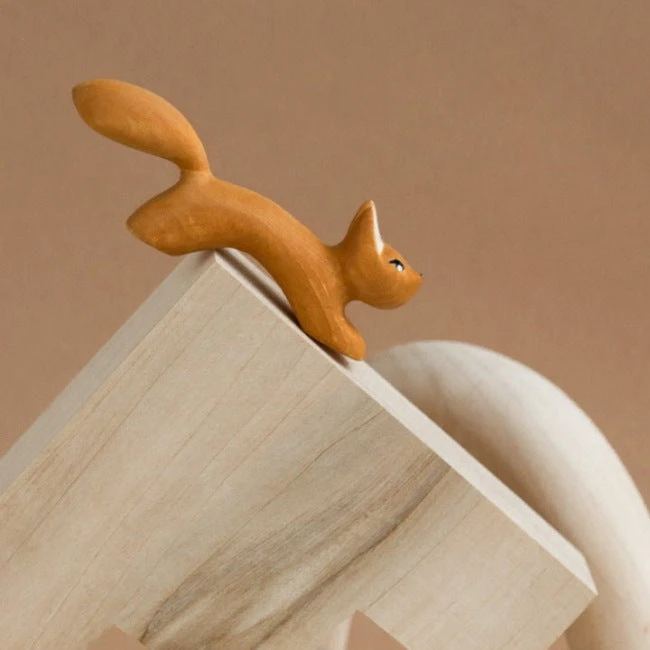Iz Vetvey | Wooden Squirrel 3 Iz Vetvey | Wooden Squirrel