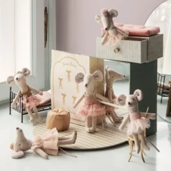 Maileg | Dance Mouse In Daybed Little Sister 8 Maileg | Dance Mouse In Daybed Little Sister -MILKTOOTH Sales Maileg Dance Mice Ballerina Giselle 85ffc6c3 a3fe 4548 bd5c 0921d6bd699d
