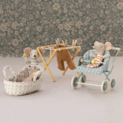 Maileg | Triplets Baby Mice In Matchbox -MILKTOOTH Sales Maileg Drying Rack Mouse Triplets Baby Mice 02024865 6f74 4b52 936d d471165a25e3