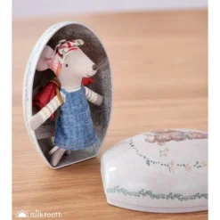 Maileg | Hiker Mouse Big Sister 19 Maileg | Hiker Mouse Big Sister -MILKTOOTH Sales Maileg Metal Easter Eggs Blue Big Sister Hiker Mouse 22974cdf 9ddd 47f3 81db 194769a987bb