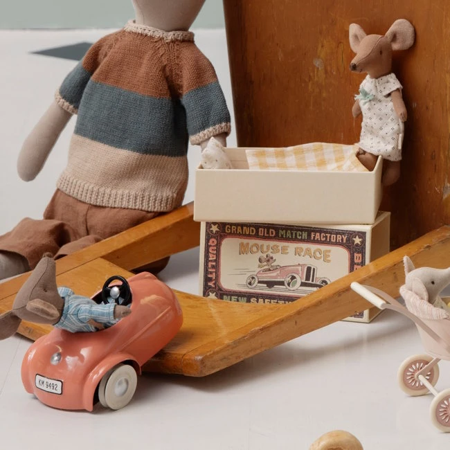 Maileg | Mouse Big Brother Brown In Matchbox 4 Maileg | Mouse Big Brother Brown In Matchbox - Image 2