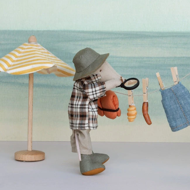 Maileg | Wildlife Guide Mouse 5 Maileg | Wildlife Guide Mouse - Image 3