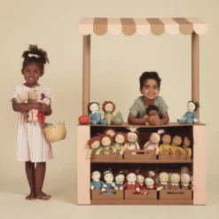 Olli Ella | Dinky Dinkum Peggy Peach -MILKTOOTH Sales Olli Ella Dinky Dinkums Dolls Market Stall