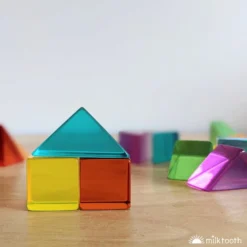 Papoose | Small Lucite Triangles | 32 Pieces With Tray -MILKTOOTH Sales Papoose Lucite Small Triangles 2